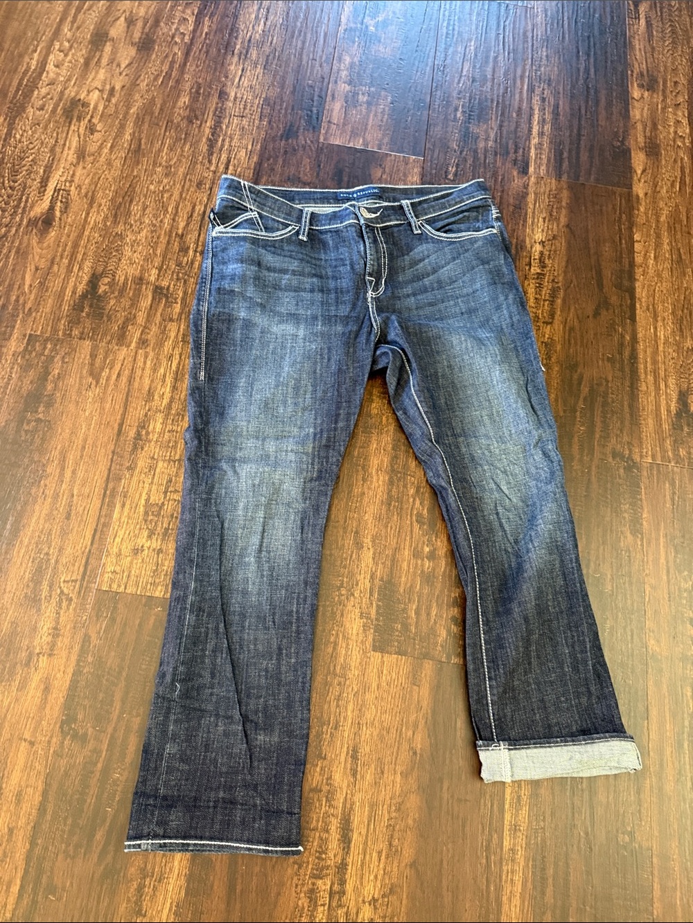 Rock & Republic Indigo Cropped Roll‑Cuff Jeans - Picture 2 of 7